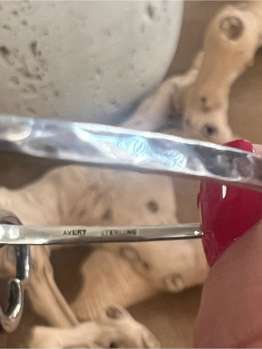 James Avery Retired Sterling Silver Thin Heart Bangle - Picture 5 of 7